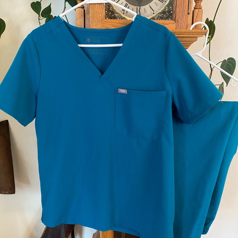 Figs Pacific Blue scrubs